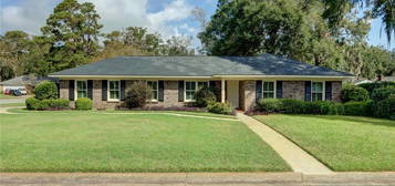 906 Woodridge Dr, Savannah, GA 31410