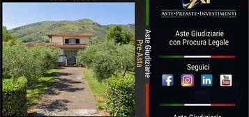 Villa all'asta in via Stradone, 6