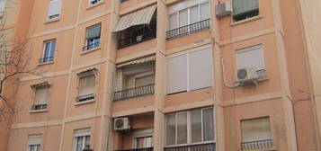 Piso en venta en Torrefiel