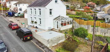 3 bed detached house for sale