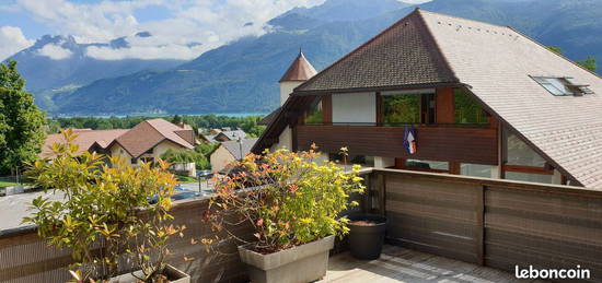 Appartement avec superbe vue sur lac et montagnes