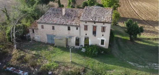 Rustico e casale in vendita in via Francescona