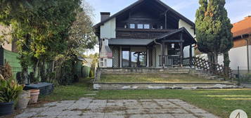 Endlich Platz - Einfamilienhaus mit Carport und Garage