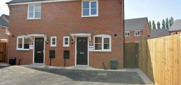 2 bedroom semi-detached house to rent