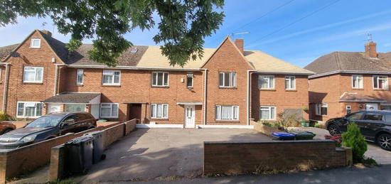 5 bedroom terraced house