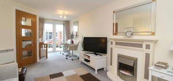 1 bedroom ground floor flat for sale