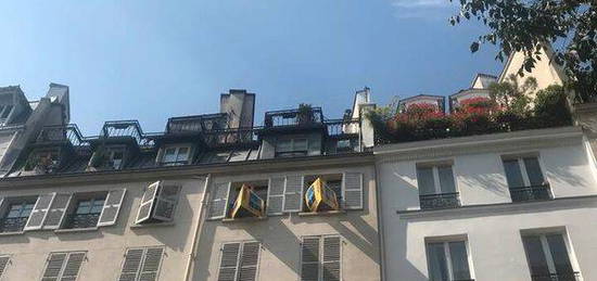 Chambre de service en plein cœur de Paris