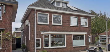 Van den Boschstraat 15