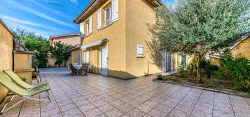 Maison  à vendre, 5 pièces, 4 chambres, 105 m²