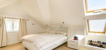 Flat to rent in Clarendon Drive, West Putney, London SW15