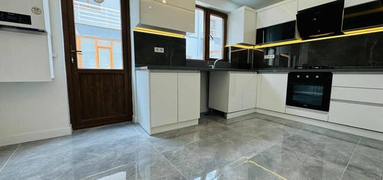 LEVENT'TEN SNAN CADDES ZER ULTRA LKS 4+1+2 BANYO 185 M2 ZEL YAPIM DUBLEKS MANTOLAMALI BNA