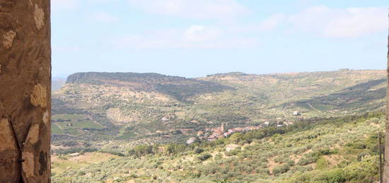 Casa su due piani nella provincia di Oristano