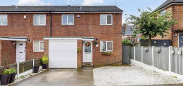 3 bed semi-detached house for sale