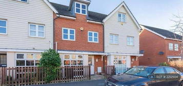 4 bedroom terraced house