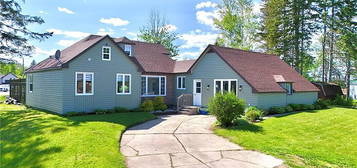 17 Olscamp Rd, Bathurst, NB E2A 4Z2