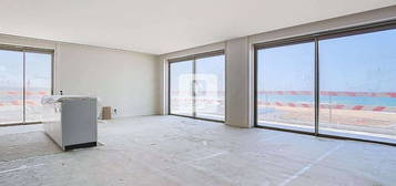 Apartamento T4 com Varanda de 72m2 com Vistas Mar - Canidelo