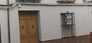 Casa en calle El Paseo en Algámitas