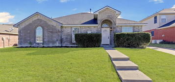 1208 Rio Bravo Dr, Desoto, TX 75115