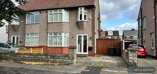 3 bedroom semi-detached house