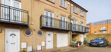 Town house to rent in Marston Court, Greenhithe DA9