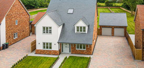 6 bedroom detached house for sale