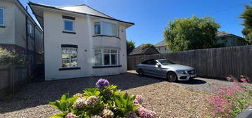 4 bedroom detached house to rent