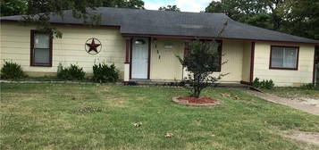 111 W Villa Maria Rd, Bryan, TX 77801