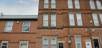 5 bedroom terraced house