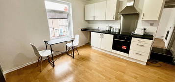 End terrace house to rent in Lowther Street, Coventry CV2