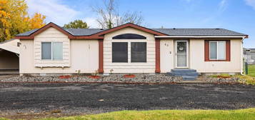 89 Largent Rd, Burbank, WA 99323