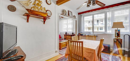 Appartement meublé  à vendre, 3 pièces, 2 chambres, 60 m²