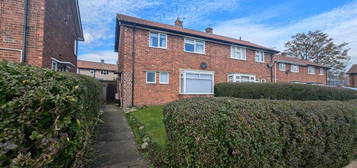 3 bed semi-detached house for sale