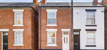 2 bed semi-detached house for sale