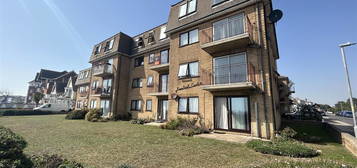 Flat to rent in Rose Bank Court, Marine Parade East, Clacton-On-Sea CO15