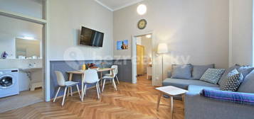 Pronájem bytu 2+kk 48 m², Balbínova, Praha