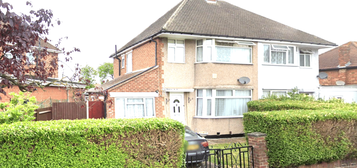 4 bedroom semi-detached house to rent