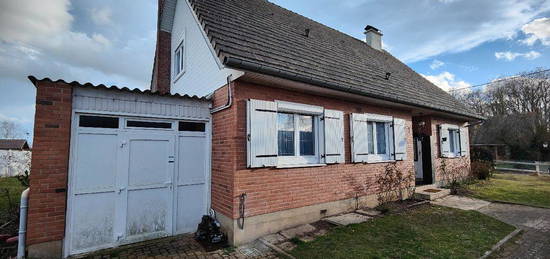 Jolie Maison de 148 m2, Jardin de 1537m2, dans un village du Véxin