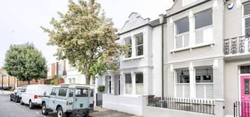 5 bedroom terraced house to rent