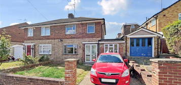 4 bedroom semi-detached house to rent