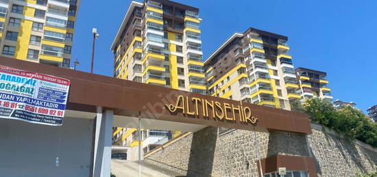 Yalıncak Altın Şehir Sitesinde 4+1 250 m2 Satılık Konut