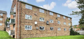 1 bedroom ground floor flat for sale