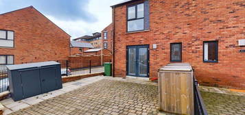 2 bed semi-detached house to rent