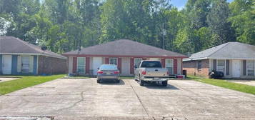 1413 Hooks Dr, Hammond, LA 70401