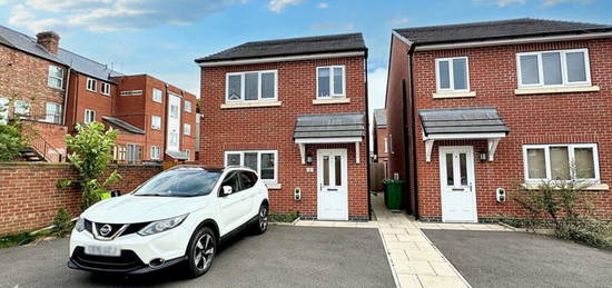 3 bedroom detached house to rent