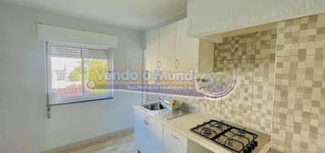 Apartamento T2 em Castanheira do Ribatejo(CAST021)