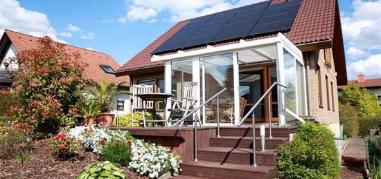 Gepflegtes Familienheim mit Wintergarten, Solaranlage und Pool in ruhiger Wohnlage