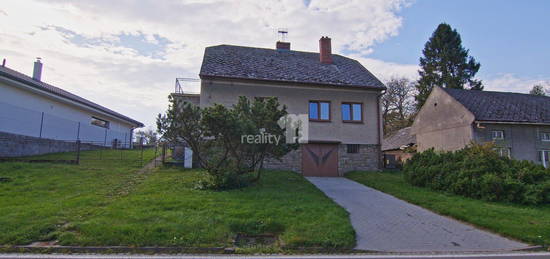 Rodinný dům, 268 m² + 1701 m² pozemek, Lipová