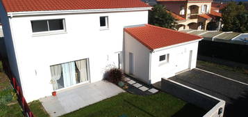 Maison 4 pièces avec jardin et garage