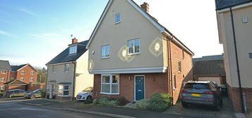 5 bedroom detached house