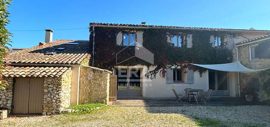 A VENDRE 84160 CADENET MAISON DE VILLAGE TYPE 5 PIECES DE 140M² AVEC JARDIN